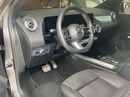 MERCEDES-BENZ-GLA 200-2024