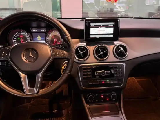 MERCEDES-BENZ-GLA 200-1.6 CGI ADVANCE 16V TURBO FLEX 4P AUTOMÁTICO MERCEDES-BENZ-GLA 200-2015
