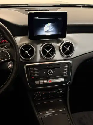 MERCEDES-BENZ-GLA 200-2018