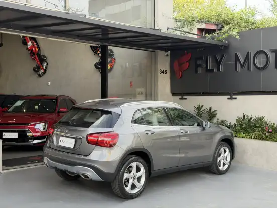 MERCEDES-BENZ-GLA 200-2018