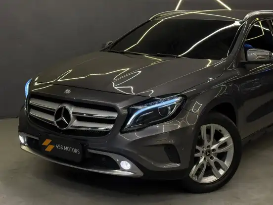 MERCEDES-BENZ-GLA 200-2015