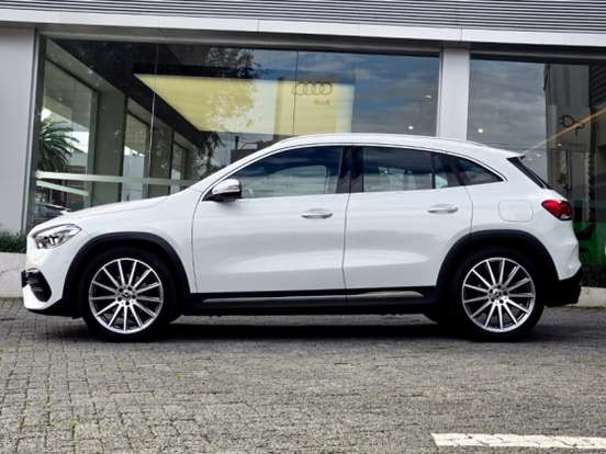 MERCEDES-BENZ-GLA 200-2022