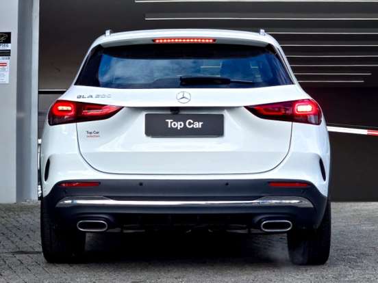 MERCEDES-BENZ-GLA 200-2022