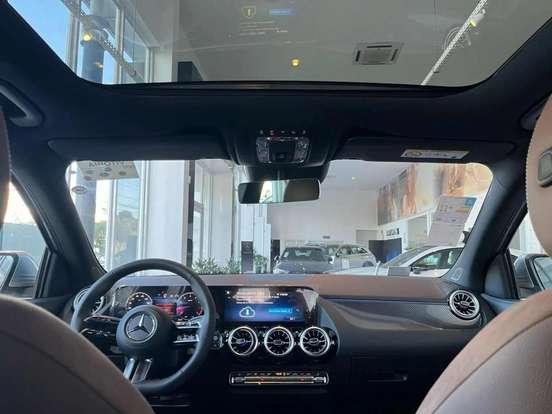 MERCEDES-BENZ-GLA 200-2025