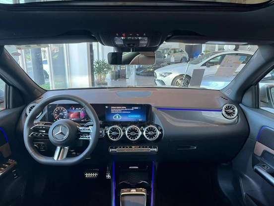 MERCEDES-BENZ-GLA 200-2025