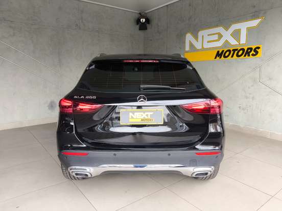 MERCEDES-BENZ-GLA 200-2024
