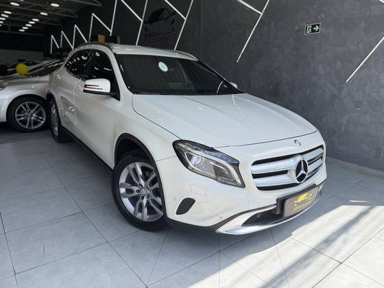 MERCEDES-BENZ GLA 200 1.6 CGI ADVANCE 16V TURBO FLEX 4P AUTOMÁTICO