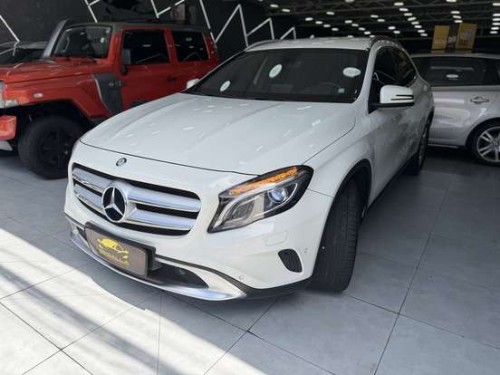 MERCEDES-BENZ-GLA 200-1.6 CGI ADVANCE 16V TURBO FLEX 4P AUTOMÁTICO MERCEDES-BENZ-GLA 200-2015