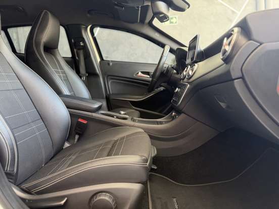 MERCEDES-BENZ-GLA 200-1.6 CGI ADVANCE 16V TURBO FLEX 4P AUTOMÁTICO MERCEDES-BENZ-GLA 200-2015