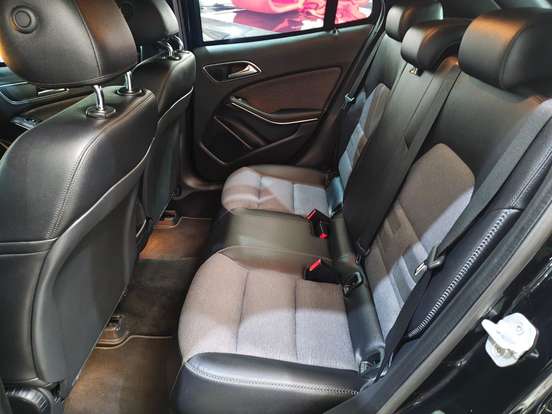 MERCEDES-BENZ-GLA 200-2015