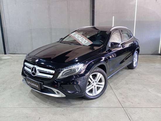 MERCEDES-BENZ-GLA 200-2017