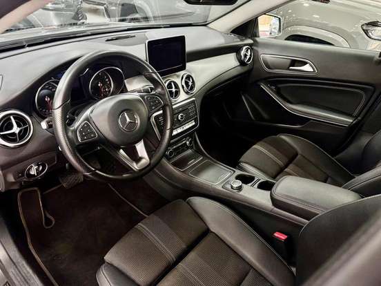 MERCEDES-BENZ-GLA 200-2019
