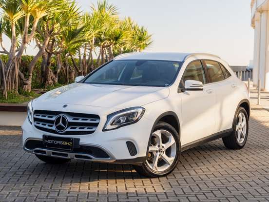 MERCEDES-BENZ-GLA 200-2018