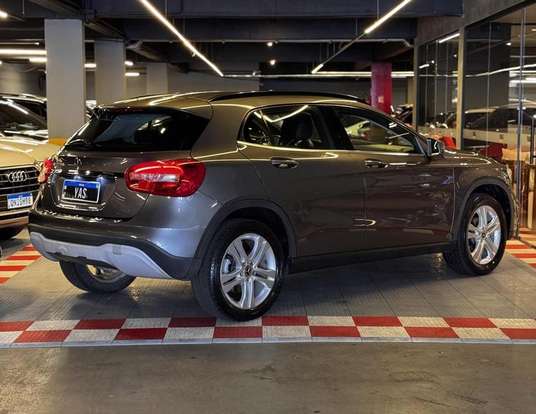 MERCEDES-BENZ-GLA 200-1.6 CGI FLEX STYLE 7G-DCT MERCEDES-BENZ-GLA 200-2017