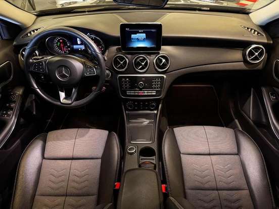 MERCEDES-BENZ-GLA 200-1.6 CGI FLEX STYLE 7G-DCT MERCEDES-BENZ-GLA 200-2017