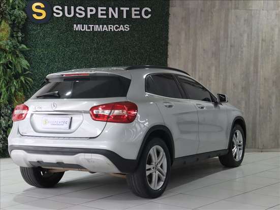MERCEDES-BENZ-GLA 200-2017