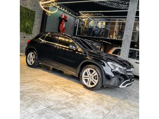 MERCEDES-BENZ-GLA 200-2017