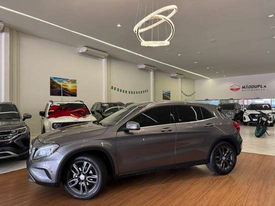 MERCEDES-BENZ-GLA 200-1.6 CGI STYLE 16V TURBO FLEX 4P AUTOMÁTICO MERCEDES-BENZ-GLA 200-2015