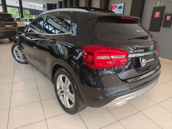 MERCEDES-BENZ-GLA 250-2.0 16V TURBO GASOLINA VISION 4P AUTOMÁTICO MERCEDES-BENZ-GLA 250-2015