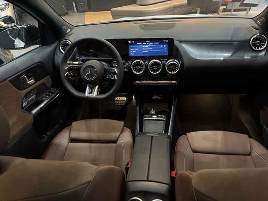 MERCEDES-BENZ-GLA 35 AMG-2.0 MHEV 4MATIC SPEEDSHIFT MERCEDES-BENZ-GLA 35 AMG-2025