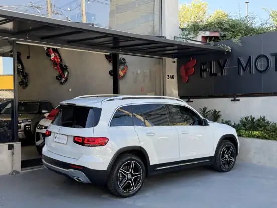 MERCEDES-BENZ-GLB 200-2022