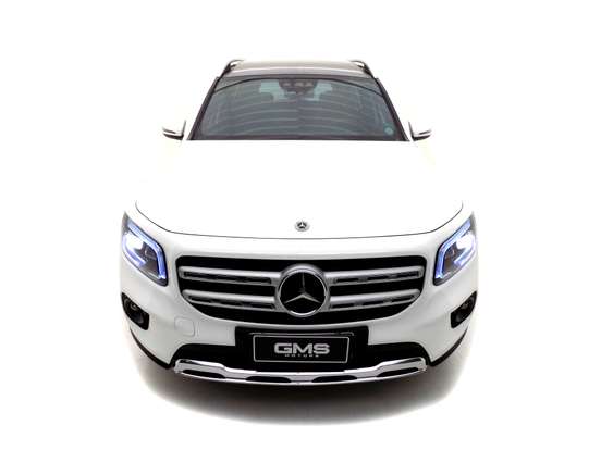 MERCEDES-BENZ-GLB 200-2021