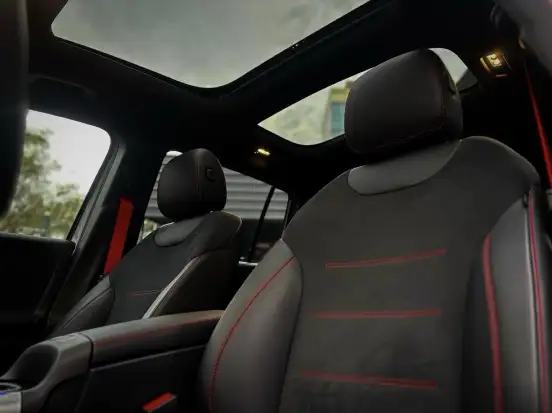 MERCEDES-BENZ-GLB 35 AMG-2023