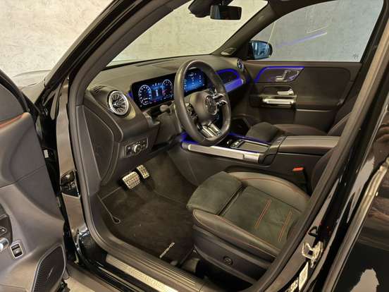 MERCEDES-BENZ-GLB 35 AMG-2024