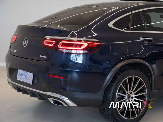 MERCEDES-BENZ-GLC 300-2020