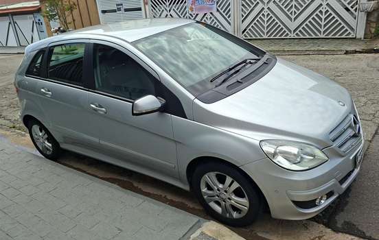 MERCEDES-BENZ-B 180-1.7 FAMILY PLUS 8V GASOLINA 4P AUTOMÁTICO MERCEDES-BENZ-B 180-2011