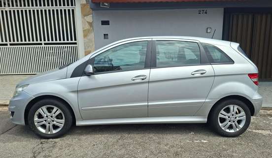 MERCEDES-BENZ-B 180-1.7 FAMILY PLUS 8V GASOLINA 4P AUTOMÁTICO MERCEDES-BENZ-B 180-2011