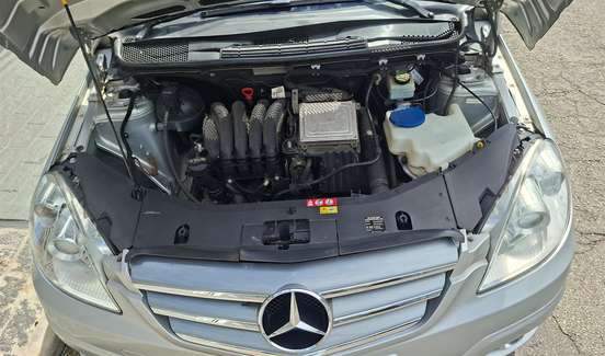 MERCEDES-BENZ-B 180-1.7 FAMILY PLUS 8V GASOLINA 4P AUTOMÁTICO MERCEDES-BENZ-B 180-2011