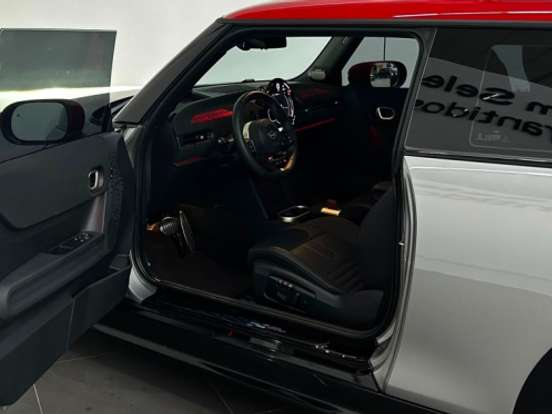 MINI-COOPER-2.0 16V TWINPOWER GASOLINA JOHN COOPER WORKS 2P STEPTRONIC MINI-COOPER-2025