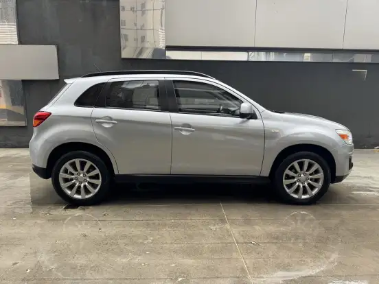 MITSUBISHI-ASX-2015