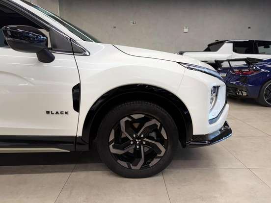 MITSUBISHI-ECLIPSE CROSS-1.5 MIVEC TURBO GASOLINA HPE-S BLACK S-AWC CVT MITSUBISHI-ECLIPSE CROSS-2025