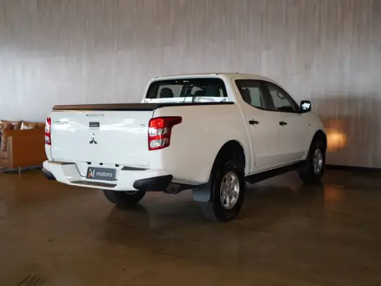 MITSUBISHI-L200 TRITON-2.4 16V TURBO DIESEL GL CD 4X4 MANUAL MITSUBISHI-L200 TRITON-2021