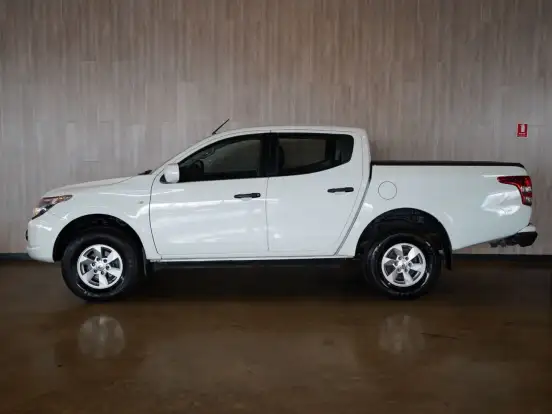 MITSUBISHI-L200 TRITON-2.4 16V TURBO DIESEL GL CD 4X4 MANUAL MITSUBISHI-L200 TRITON-2021