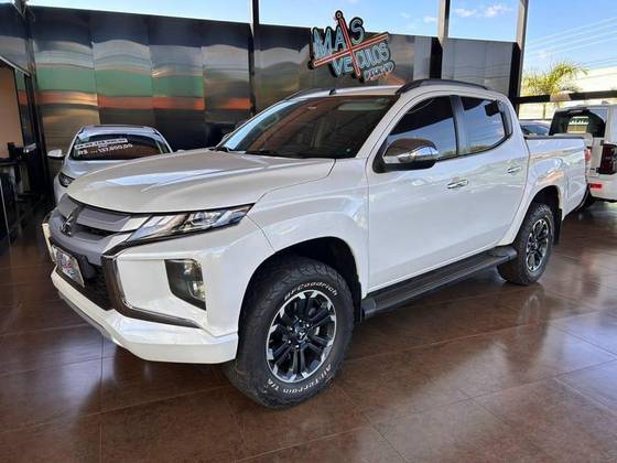 MITSUBISHI L200 TRITON 2.4 16V TURBO DIESEL SPORT HPE CD 4P 4X4 AUTOMÁTICO