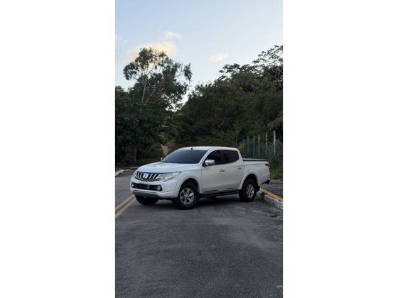 MITSUBISHI L200 TRITON 2.4 16V TURBO DIESEL SPORT HPE CD 4P 4X4 AUTOMÁTICO