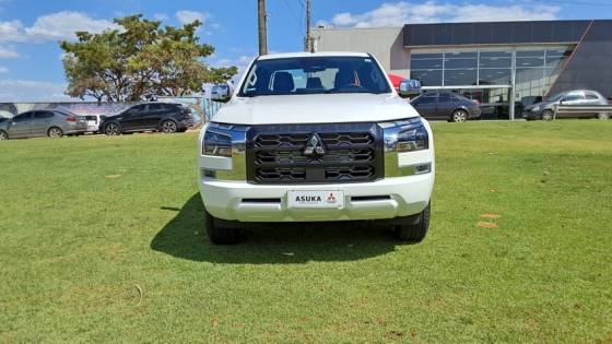 MITSUBISHI L200 TRITON 2.4 16V TURBO DIESEL SPORT HPE CD 4P 4X4 AUTOMÁTICO