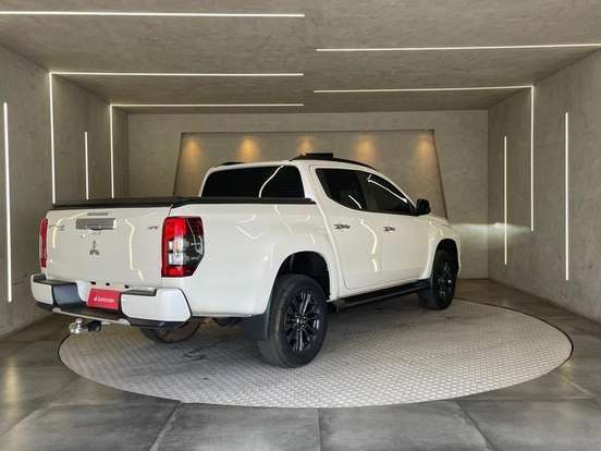 MITSUBISHI-L200 TRITON-2024