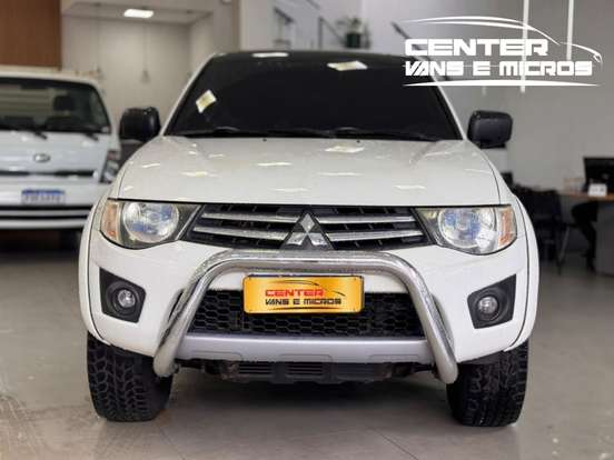 MITSUBISHI-L200 TRITON-2.4 HLS 4X2 CD 16V FLEX 4P MANUAL MITSUBISHI-L200 TRITON-2013