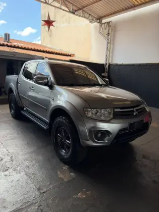 MITSUBISHI L200 TRITON 3.2 HPE 4X4 CD 16V TURBO INTERCOOLER DIESEL 4P AUTOMÁTICO