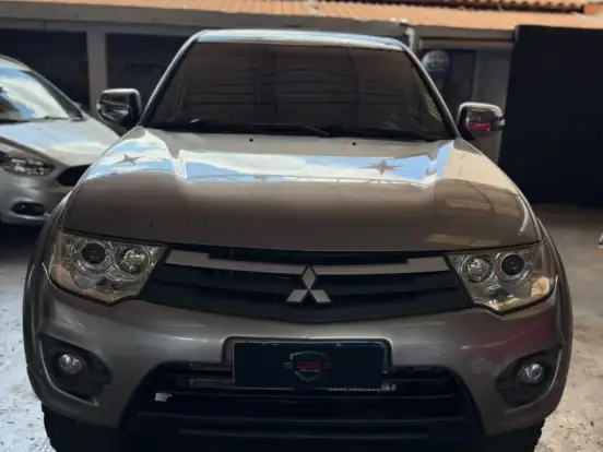 MITSUBISHI-L200 TRITON-3.2 HPE 4X4 CD 16V TURBO INTERCOOLER DIESEL 4P AUTOMÁTICO MITSUBISHI-L200 TRITON-2013