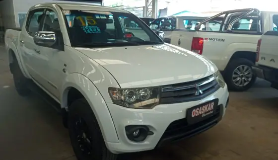 MITSUBISHI L200 TRITON 3.5 HPE 4X4 CD V6 24V FLEX 4P AUTOMÁTICO