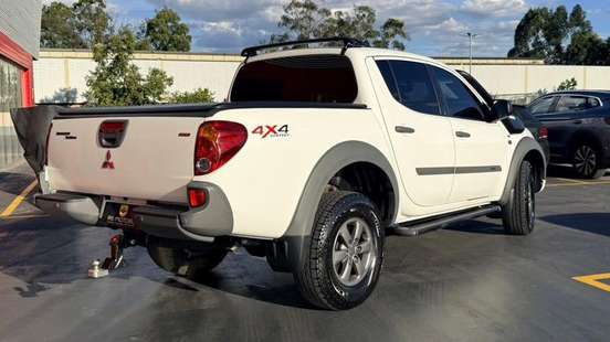 MITSUBISHI-L200 TRITON-3.2 HPE 4X4 CD 16V TURBO INTERCOOLER DIESEL 4P AUTOMÁTICO MITSUBISHI-L200 TRITON-2016