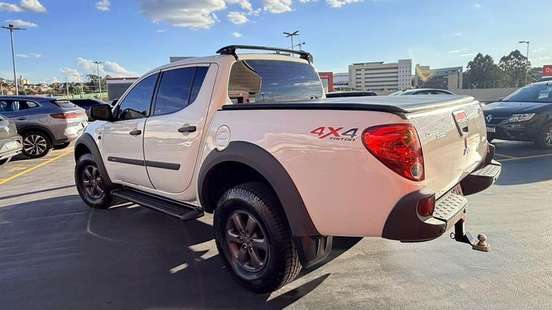 MITSUBISHI-L200 TRITON-3.2 HPE 4X4 CD 16V TURBO INTERCOOLER DIESEL 4P AUTOMÁTICO MITSUBISHI-L200 TRITON-2016