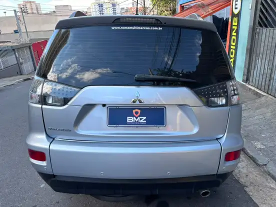 MITSUBISHI-OUTLANDER-2012