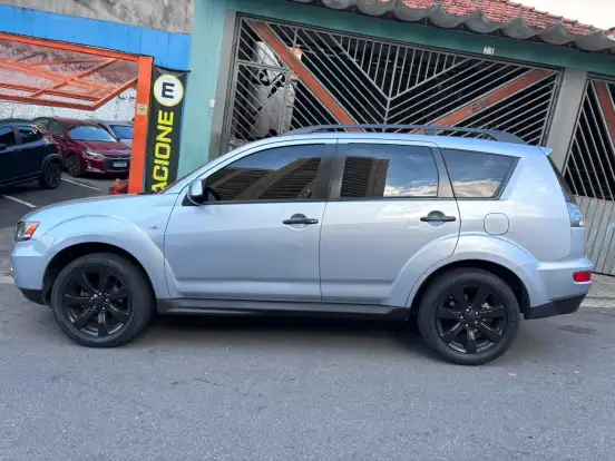 MITSUBISHI-OUTLANDER-2012