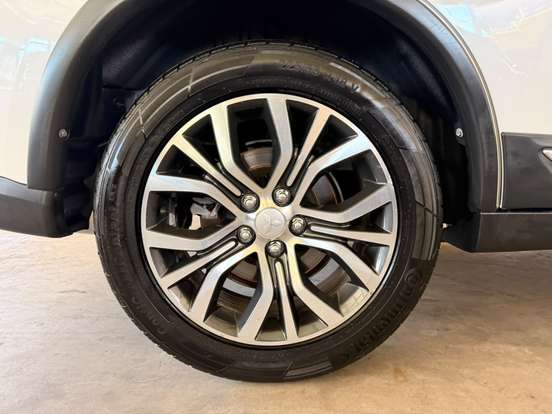 MITSUBISHI-OUTLANDER-2015